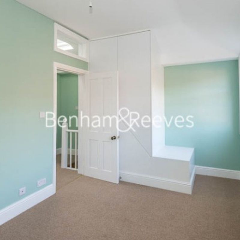 3 Bedroom house to rent in
 Southwood Lane, Highgate, N6
