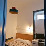 Rent a room of 100 m² in Lisbon