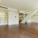 Rent 3 bedroom apartment of 210 m² in Madrid