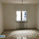 Affitto 4 camera appartamento di 173 m² in Bari