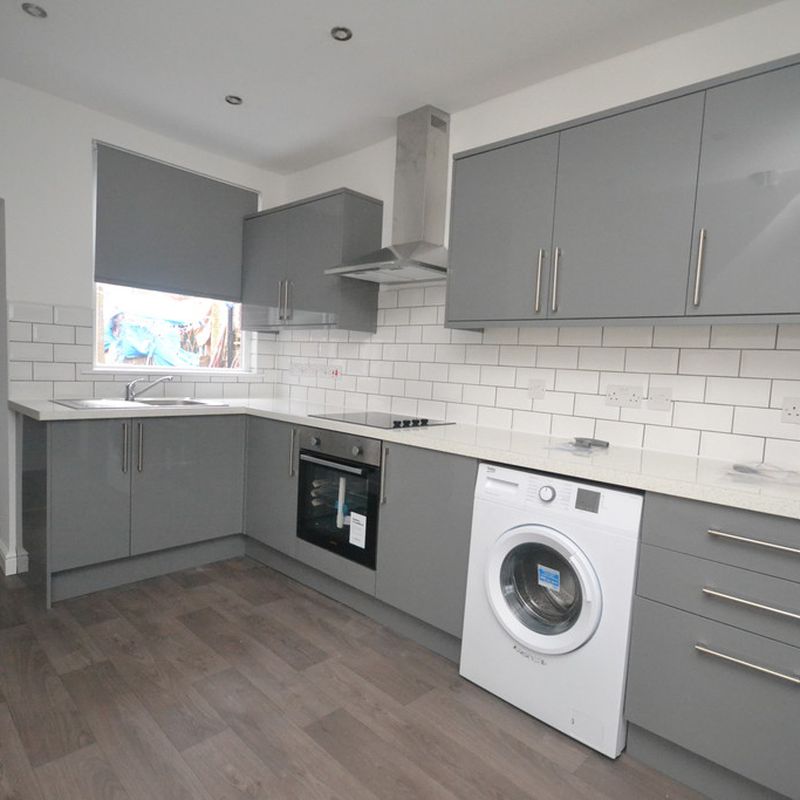 2 Bed Mid Terraced House - £250pw New Lenton