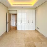 Rent 2 bedroom apartment of 123 m² in Dubai
