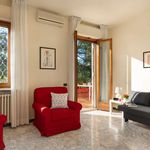 Affitto 2 camera appartamento di 130 m² in Firenze
