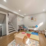 Rent 3 bedroom house of 302 m² in Brampton