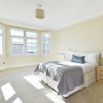 Rent 5 bedroom flat of 0 m² in London
