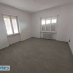Affitto 3 camera appartamento di 65 m² in Monforte d'Alba