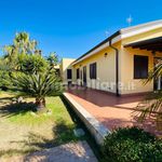 Rent 4 bedroom house of 96 m² in Campofelice di Roccella