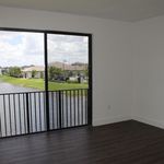 Rent 5 bedroom apartment of 2733 m² in Hialeah