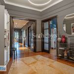 Affitto 6 camera appartamento di 270 m² in Milano
