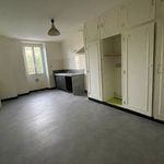 Rent 4 bedroom house of 105 m² in Ruffec