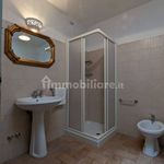 Affitto 4 camera appartamento di 90 m² in Perugia