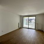 Rent 4 bedroom apartment of 85 m² in Suresnes