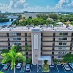 Rent 2 bedroom apartment of 1130 m² in Boca Raton