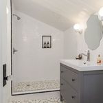 Rent 1 bedroom apartment of 143 m² in Van Nuys