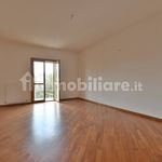Affitto 4 camera appartamento di 130 m² in Ascoli Piceno
