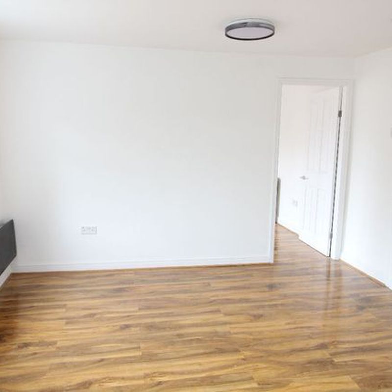 Flat to rent in Windrows, Skelmersdale WN8 East Gillibrands