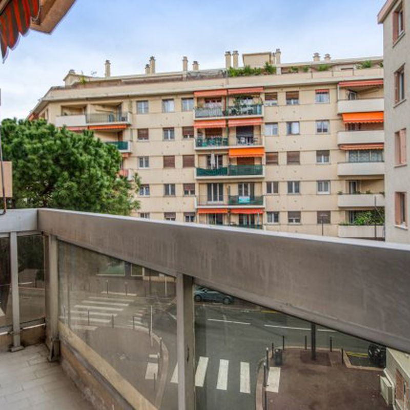 Bel appartement moderne avec balcon Antibes