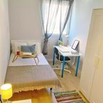 Rent 4 bedroom apartment in Benidorm