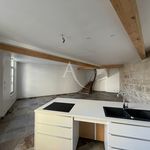 Rent 4 bedroom house of 130 m² in Saintes