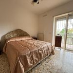 Affitto 3 camera appartamento di 95 m² in Napoli
