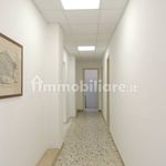 Affitto 5 camera appartamento di 260 m² in Catania