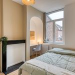Appartement de 110 m² avec 5 chambre(s) en location à Lille