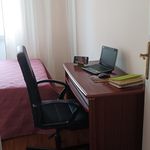 Rent a room of 80 m² in Setúbal