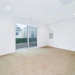 Rent 3 bedroom apartment of 230 m² in Irvine
