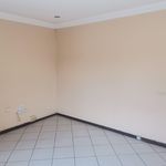 Rent 4 bedroom house of 1044 m² in Johannesburg