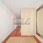 Rent 3 bedroom house of 253 m² in Vila Nova de Gaia