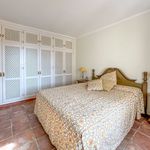 Rent 5 bedroom house of 220 m² in Benahavís