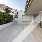 Ενοικίαση 4 υπνοδωμάτιο σπίτι από 448 m² σε Athens