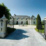 Rent 6 bedroom house of 1200 m² in Braine-l'Alleud