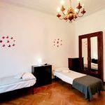Rent a room of 200 m² in Milan