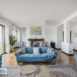 Rent 5 bedroom apartment of 210 m² in Milan