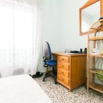Rent a room of 90 m² in Granada