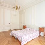 Rent 5 bedroom apartment of 136 m² in Paris