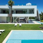 Rent 6 bedroom house of 1248 m² in Marbella