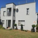Rent 3 bedroom house of 140 m² in Durban