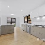 Rent 4 bedroom house of 695 m² in Melbourne