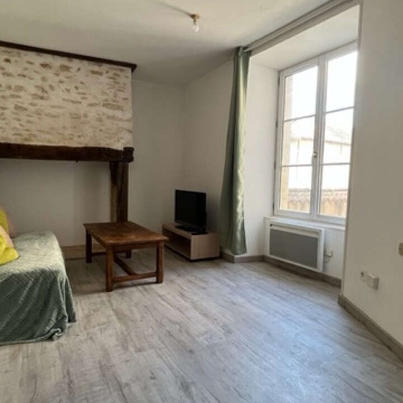 Location appartement 3 pièces 41 m² Poitiers (86000)