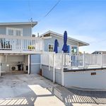 Rent 3 bedroom apartment of 128 m² in Laguna Beach