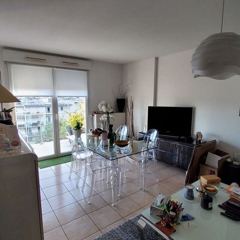 Location appartement 3 pièces 59 m² Clermont-Ferrand (63100)