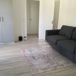 Rent 1 bedroom apartment of 25 m² in Rueil-Malmaison