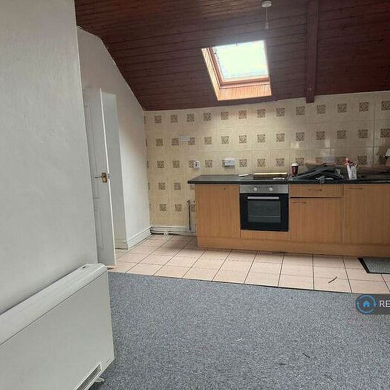 2 Bedroom Flat To Rent In Bridge Street, Newcastle Emlyn, SA38
