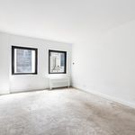 Rent 2 bedroom apartment of 120 m² in New York