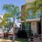 Rent 4 bedroom house of 320 m² in León