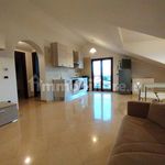 Affitto 4 camera appartamento di 90 m² in Valmontone