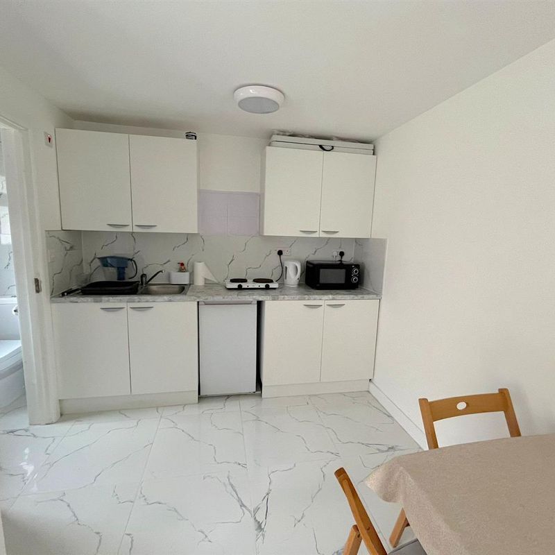studio for rent in Hounslow Whitton