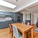 Rent 5 bedroom house of 132 m² in London